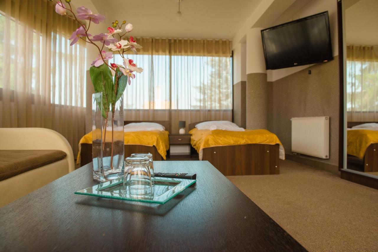 Hotel Turkus ยาโรสวาฟ ภายนอก รูปภาพ