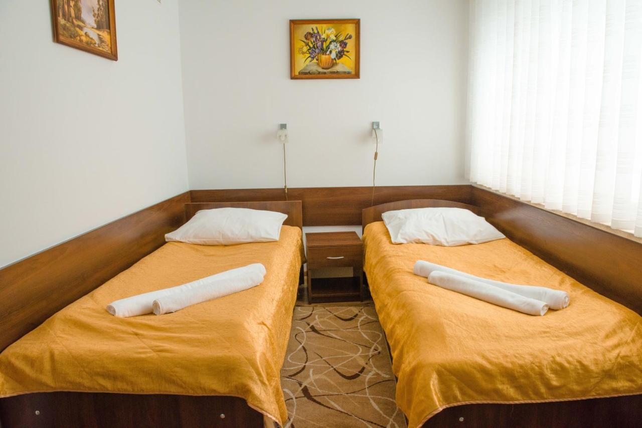 Hotel Turkus ยาโรสวาฟ ภายนอก รูปภาพ