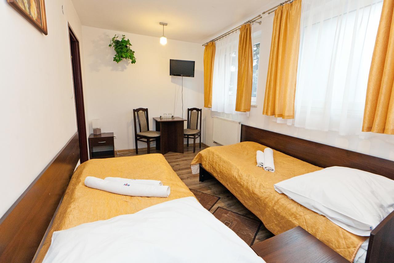 Hotel Turkus ยาโรสวาฟ ภายนอก รูปภาพ