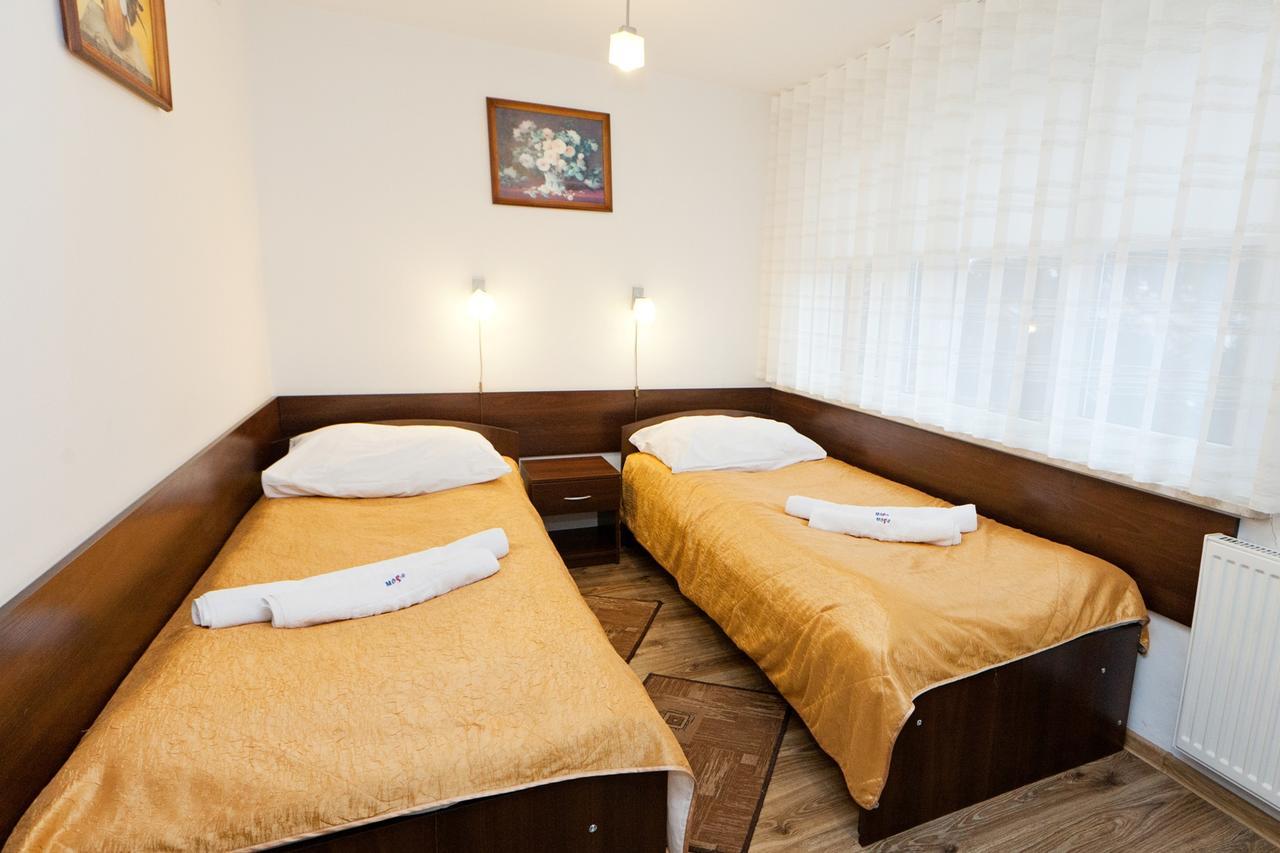 Hotel Turkus ยาโรสวาฟ ภายนอก รูปภาพ